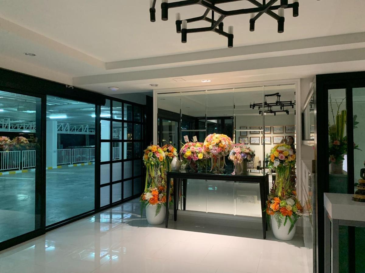 Icare Residence & Hotel Bangkok Exterior photo
